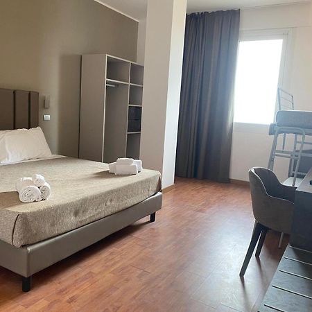 Hotel Golden Римини Экстерьер фото