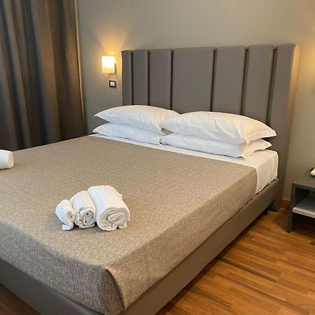 Hotel Golden Римини Экстерьер фото