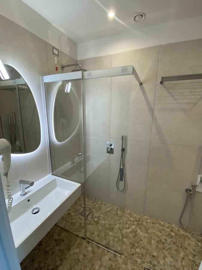 Hotel Golden Римини Экстерьер фото