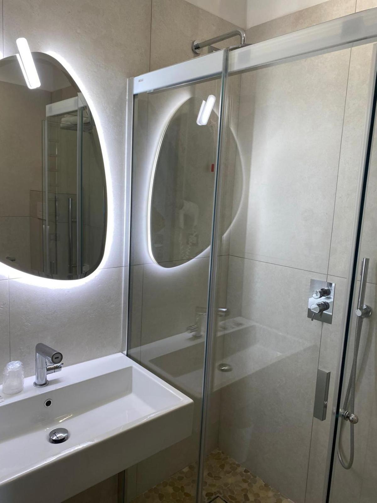 Hotel Golden Римини Экстерьер фото