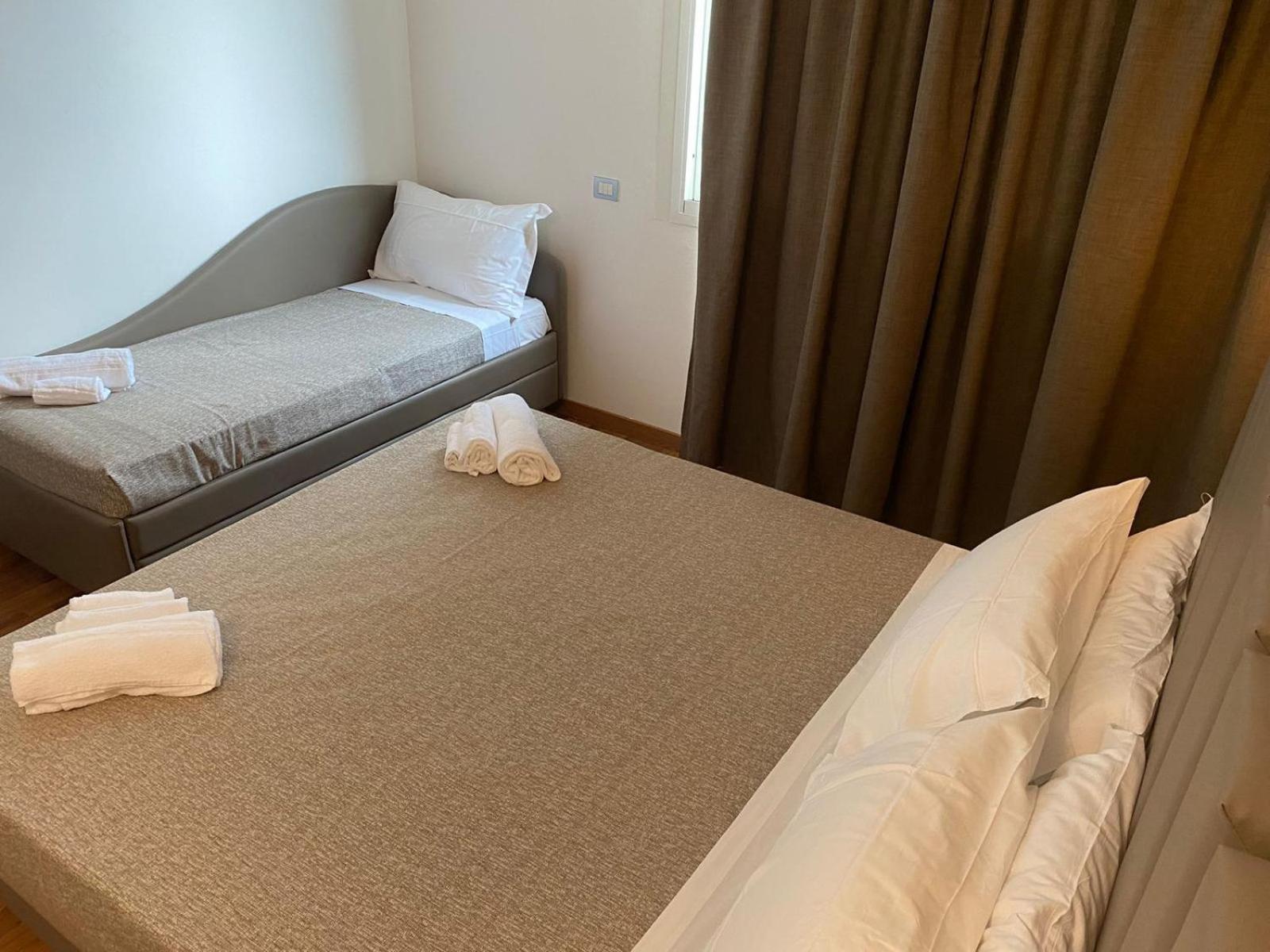 Hotel Golden Римини Экстерьер фото
