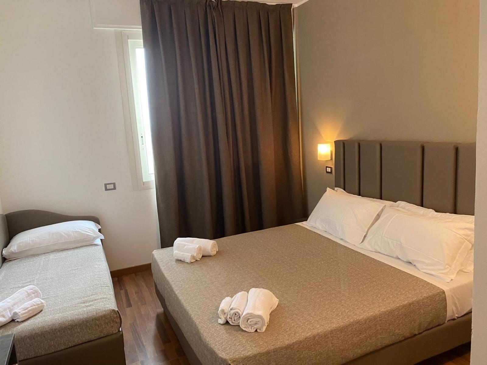 Hotel Golden Римини Экстерьер фото
