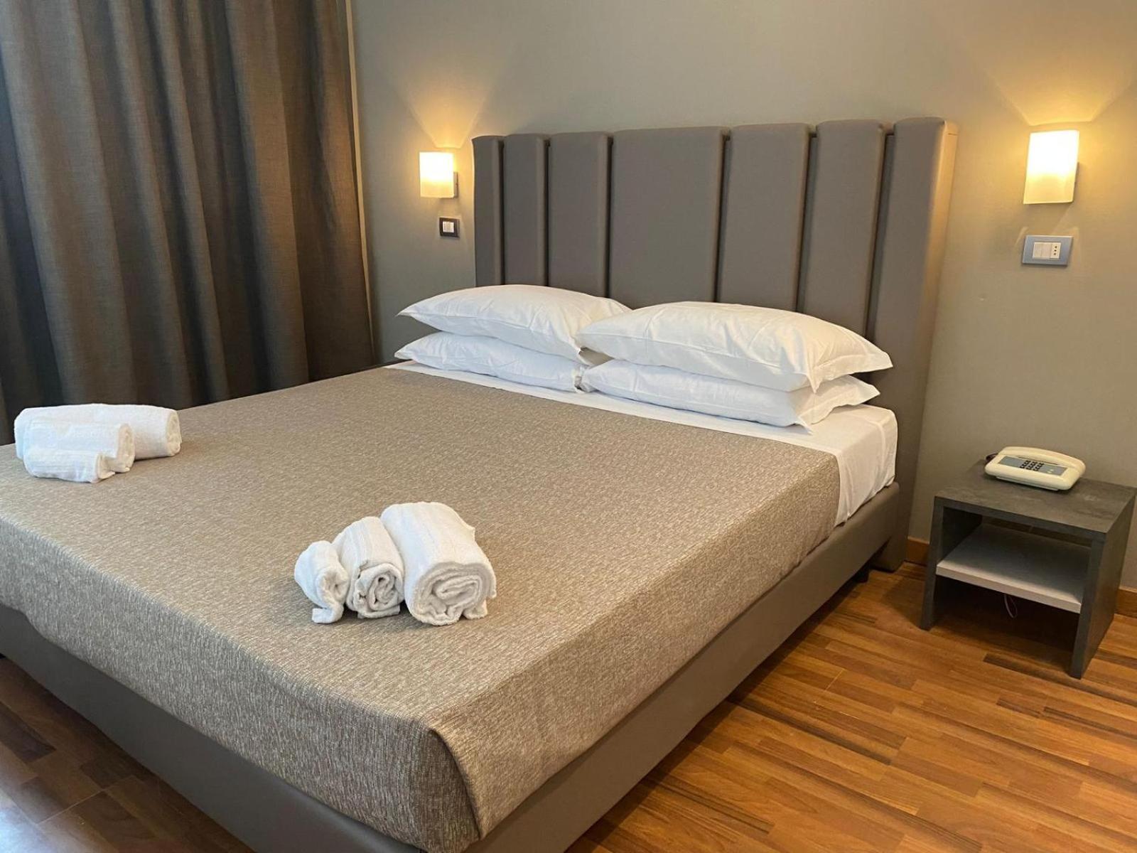 Hotel Golden Римини Экстерьер фото