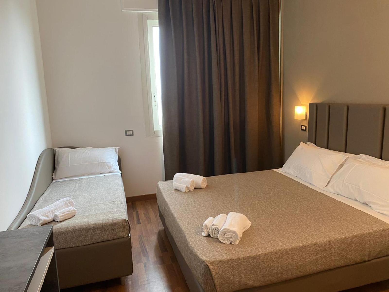 Hotel Golden Римини Экстерьер фото