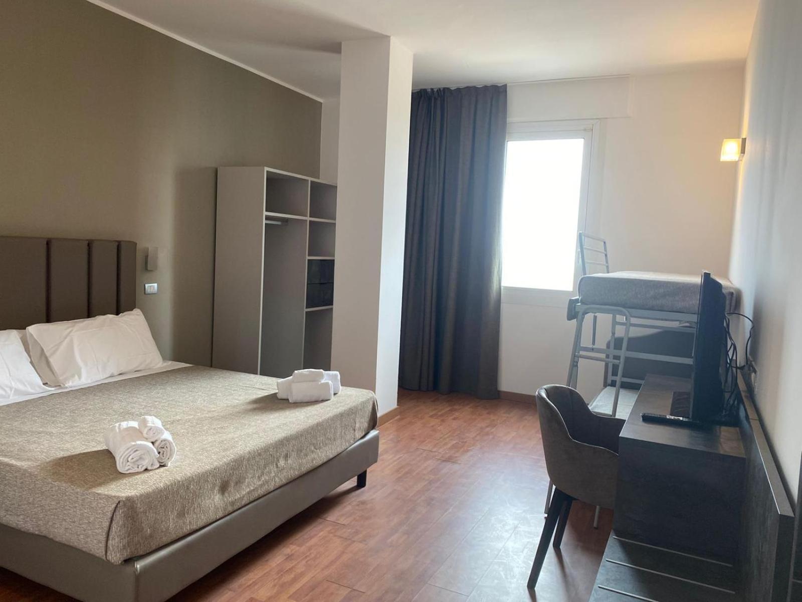 Hotel Golden Римини Экстерьер фото