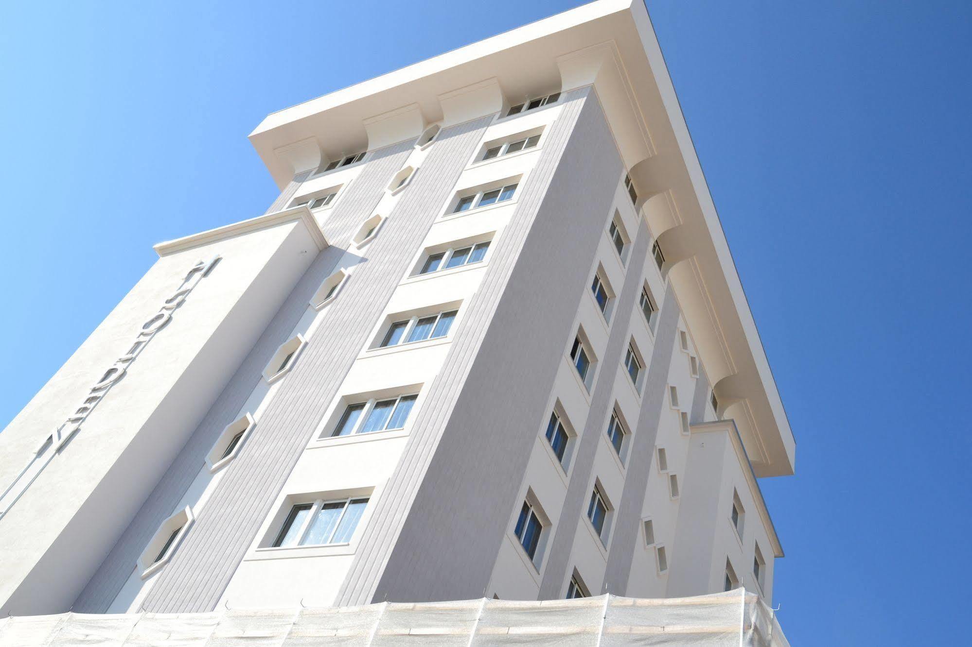 Hotel Golden Римини Экстерьер фото