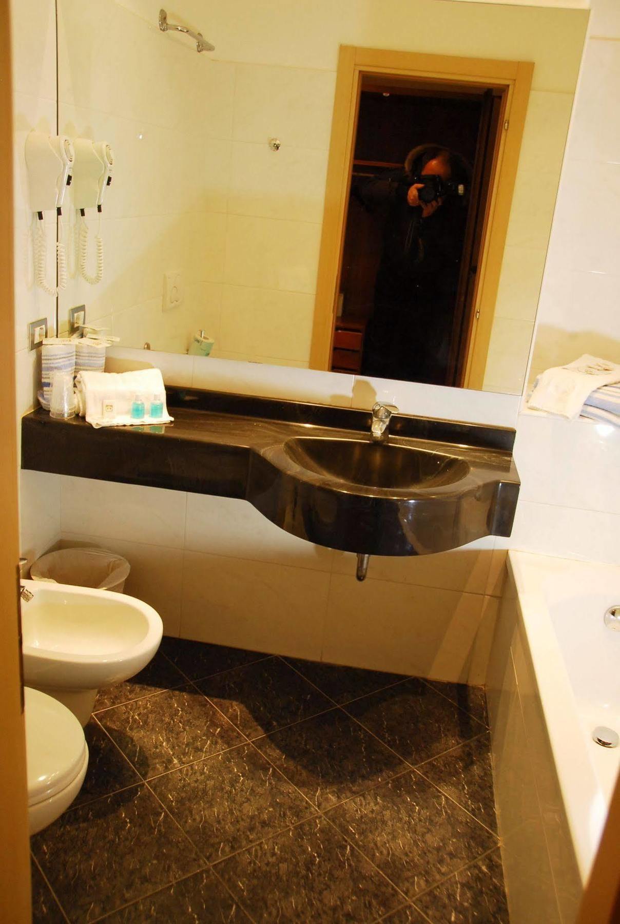 Hotel Golden Римини Экстерьер фото